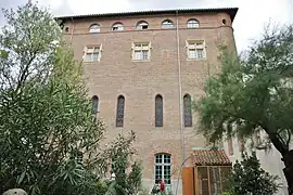 Le bâtiment principal (XVe siècle, sauf dernier étage).