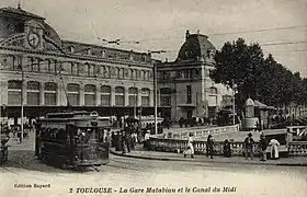 Tramway électrique devant la gare Matabiau