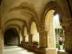 La galerie nord du cloître.