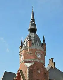 Le beffroi de l'ancienne maison communale.