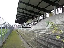 Tribune du stade Moulonguet