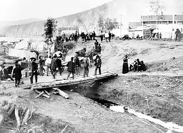 Dawson City, Yukon, Canada - 1898. Camp de base d'innombrables chercheurs d'or lors de la ruée du Klondike - Photo prise par Joseph Burr Tyrrell.