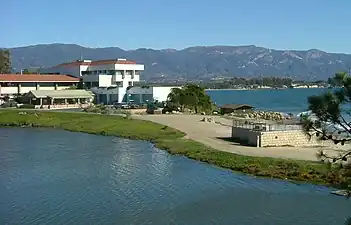 Vue du laboratoire de biotechnologie de l'université.