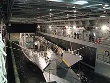 Un LCU dans le radier de l'USS New Orleans (22 février 2008).