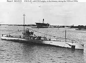 illustration de USS S-42 (SS-153)