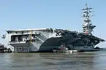 Le navire, vu du port.