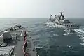Les ROKS Hwacheon et USS John S. McCain (DDG-56) le 18 mars 2009