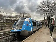 Une UM-3 de X 73500 en provenance de Roanne.