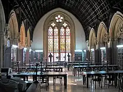 La bibliothèque de l'Université de Bombay (campus du Fort)