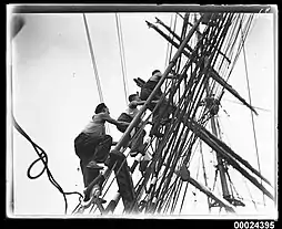 Sur les gréement du Magdalene Vinnen en 1933.