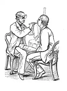gravure ancienne montrant un médecin assis, ayant fixé son miroir lumineux sur son front et examinant la bouche d'un patient assis en face d elui à l'aide d'un miroir laryngé