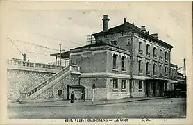 Bâtiment voyageurs vers 1920.