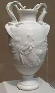 Vase au décor de cinq femmes faisant un sacrifice, 1766, marbre, Art Institute of Chicago.