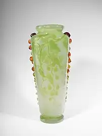 Vase Victor Hugo (1900), figurant des grains de raisins, Musée des Beaux-Arts de Reims