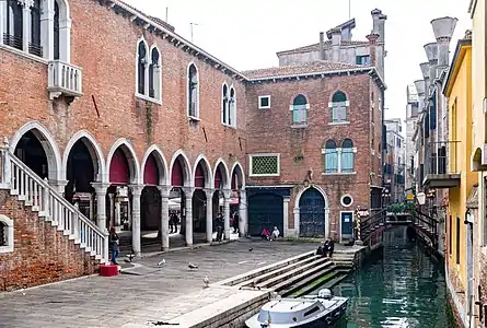 quai longeant la Pescaria