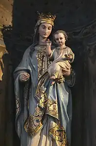 Statue de Vierge à l'Enfant.