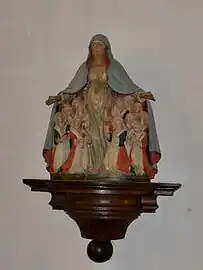 Vierge au manteau.