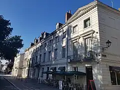 Place François-Sicard, façades ouest