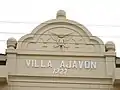 La façade de la villa Ajavon