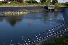 Le bassin de rétention d'eau de la plaine des Brateaux.
