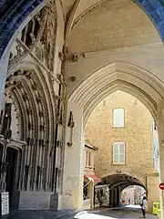 Arcades de l'hôpital Saint-Martial.