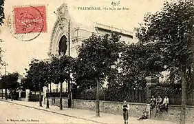 La salle des fêtes (théâtre Georges-Brassens).