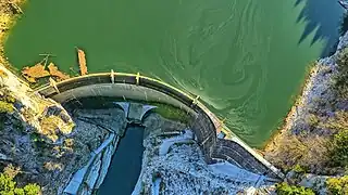 Le barrage vu de dessus.