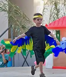 Le salut d'un grand au public.