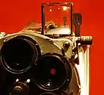 Caméra 35 mm Caméréclair 6 à viseur sport (lentille réticulée, guidon inversé) et viseur interne (1928).