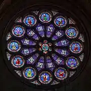 Vitrail en rosace (côté ouest).