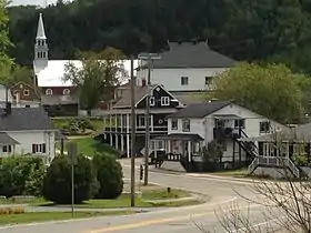 Rue Principale à Saint-Côme.