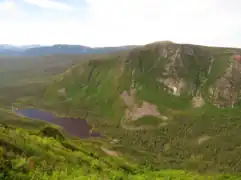 Mont Xalibu observé depuis le mont Joseph-Fortin, dans le Parc National de la Gaspésie