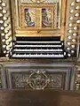 Détail des claviers de l'orgue.