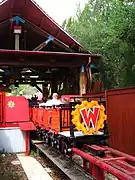 Train rentrant en gare.