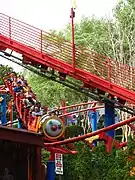 Train passant sous le lift.