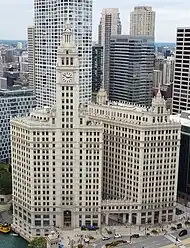 Le Wrigley Building s'inspire de la Renaissance française.