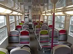 Intérieur d'une motrice Carmillon rénovée.