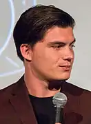 Zane Holtz interprète K.O.