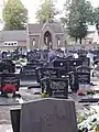 Le cimetière avec sa chapelle