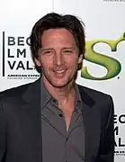 Andrew McCarthy interprète le Dr Ian Sullivan