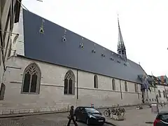 Grande salle « des pôvres », côté rue.