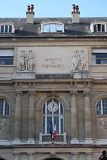 Description de cette image, également commentée ci-après