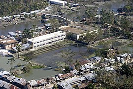 Photographie d'une inondation provoquée par le cyclone Sidr au sud du Bangladesh.